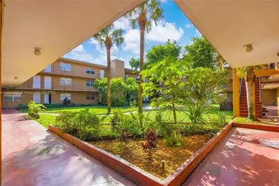 1330 W 54th St #302C, Hialeah, FL 33012 - Photo 2