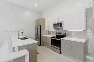 913 NW 45th Terrace, Plantation, FL 33317 - Photo 4