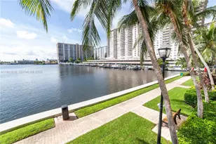 17150 N Bay Rd, Sunny Isles Beach, FL 33160 - Photo 2