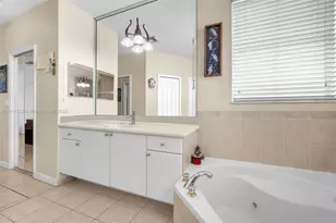 220 SW 87th Ct, Miami, FL 33174 - Photo 32