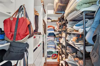 31 SE 5th St #2910, Miami, FL 33131 - Photo 22