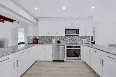 217 N 31st Ave, Hollywood, FL 33021 - Photo 10