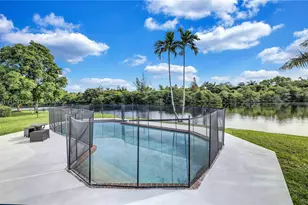 217 N 31st Ave, Hollywood, FL 33021 - Photo 8
