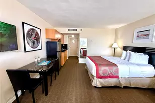 19201 Collins Ave, Sunny Isles Beach, FL 33160 - Photo 10