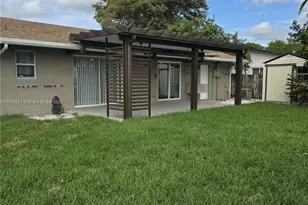 16813 SW 107th Pl, Miami, FL 33157 - Photo 2