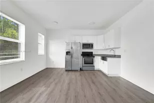 402 NW 12th Ave, Miami, FL 33128 - Photo 2