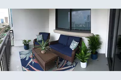 999 SW 1st Ave #1413, Miami, FL 33130 - Photo 8