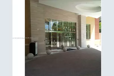 999 SW 1st Ave #1413, Miami, FL 33130 - Photo 2