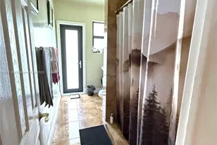 1041 NW 150th St, Miami, FL 33168 - Photo 10