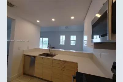 10901 NW 83rd St #204, Doral, FL 33178 - Photo 4