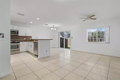 330 SW 2nd Ave #3, Hallandale Beach, FL 33009 - Photo 6