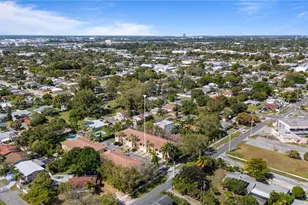 330 SW 2nd Ave, Hallandale Beach, FL 33009 - Photo 34