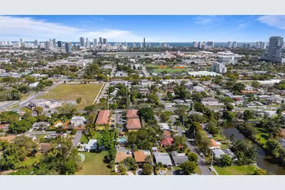 330 SW 2nd Ave #3, Hallandale Beach, FL 33009 - Photo 36