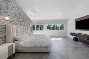 449 Holiday Dr, Hallandale Beach, FL 33009 - Photo 48