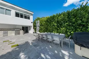 449 Holiday Dr, Hallandale Beach, FL 33009 - Photo 10