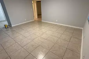 620 SW 7th Ave, Hallandale Beach, FL 33009 - Photo 4