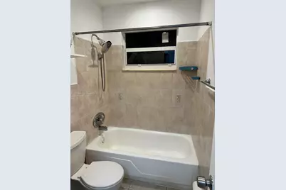 620 SW 7th Ave #2, Hallandale Beach, FL 33009 - Photo 2