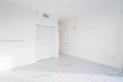 8425 Crespi Blvd #304, Miami Beach, FL 33141 - Photo 14