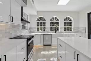 12360 SW 1st St, Plantation, FL 33325 - Photo 14