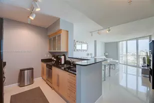 325 S Biscayne Blvd, Miami, FL 33131 - Photo 2