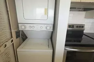 7601 E Treasure Dr, North Bay Village, FL 33141 - Photo 40