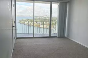 7601 E Treasure Dr, North Bay Village, FL 33141 - Photo 30