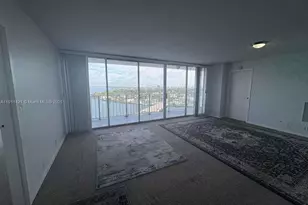 7601 E Treasure Dr, North Bay Village, FL 33141 - Photo 20