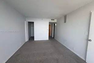 7601 E Treasure Dr, North Bay Village, FL 33141 - Photo 36