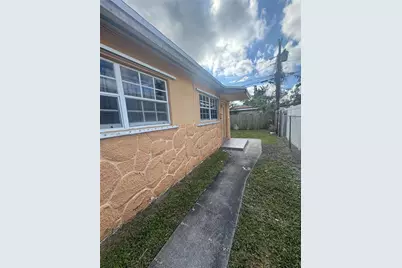 733 NW 4th St #2, Hallandale Beach, FL 33009 - Photo 2