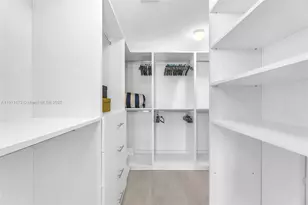 488 NE 18th St, Miami, FL 33132 - Photo 22