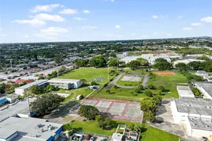 2871 N Oakland Forest Dr, Oakland Park, FL 33309 - Photo 32