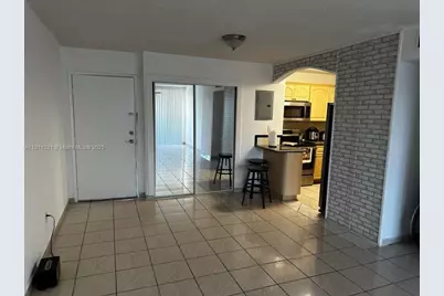 210 Fontainebleau Blvd #413, Miami, FL 33172 - Photo 2