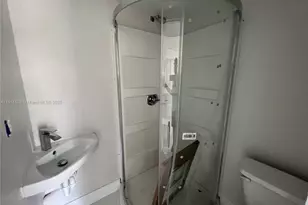 27 NE 5th Ave, Hialeah, FL 33010 - Photo 4