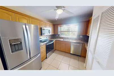 9301 Sunrise Lakes Blvd #303, Sunrise, FL 33322 - Photo 4