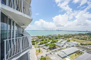 7601 E Treasure Dr, North Bay Village, FL 33141 - Photo 28