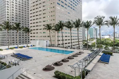 325 S Biscayne Blvd #1422, Miami, FL 33131 - Photo 2