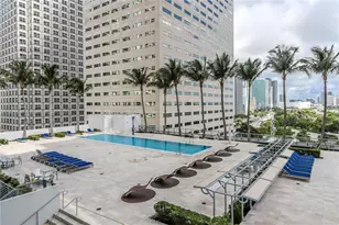 325 S Biscayne Blvd, Miami, FL 33131 - Photo 2