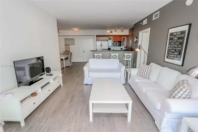 325 S Biscayne Blvd #1422, Miami, FL 33131 - Photo 6