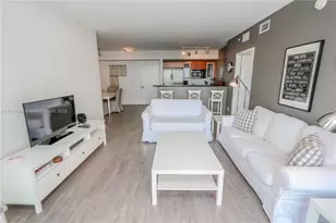 325 S Biscayne Blvd, Miami, FL 33131 - Photo 6