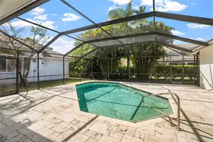 2611 Oakbrook Ln, Weston, FL 33332 - Photo 20
