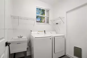 2611 Oakbrook Ln, Weston, FL 33332 - Photo 12