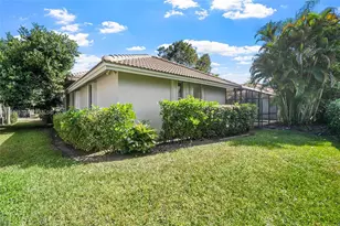 2611 Oakbrook Ln, Weston, FL 33332 - Photo 22
