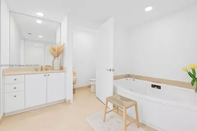 781 Crandon Blvd #106, Key Biscayne, FL 33149 - Photo 8