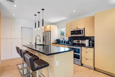 10658 NE 11th Ave, Miami Shores, FL 33138 - Photo 8