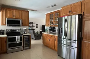 10563 NW 4th St, Plantation, FL 33324 - Photo 16