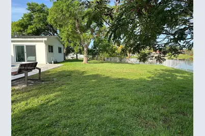 10563 NW 4th St, Plantation, FL 33324 - Photo 8