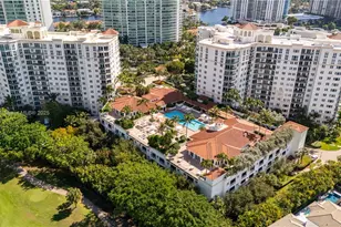 19900 E Country Club Dr, Aventura, FL 33180 - Photo 42