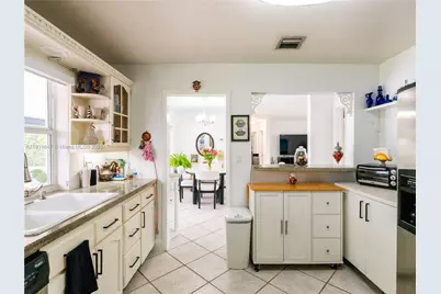 7877 W 16th Ave, Hialeah, FL 33014 - Photo 6