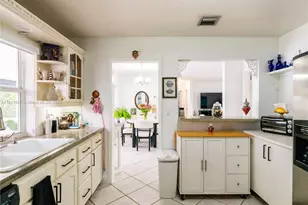 7877 W 16th Ave, Hialeah, FL 33014 - Photo 6