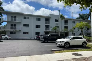 2430 NE 135th St, North Miami, FL 33181 - Photo 18